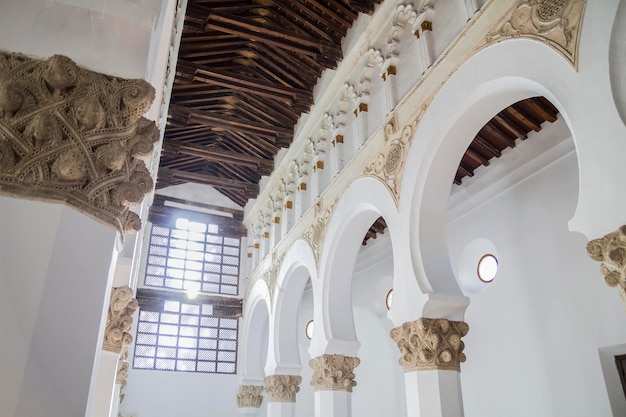 Ebreo, Santa María la Blanca è un tempio situato nella città spagnola di Toledo. Costruita nel 1180 come sinagoga