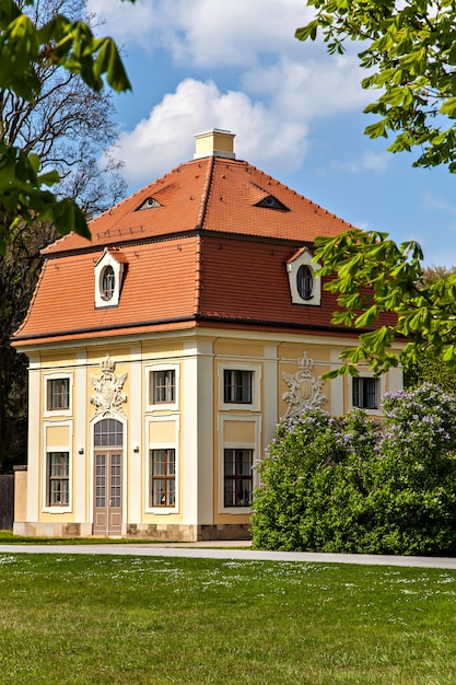 Edifici di appartamenti dal castello Moritzburg Germany