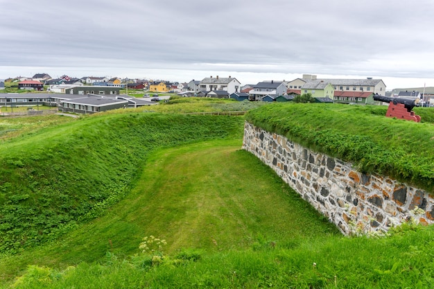 Edifici e armi nella fortezza di Vardohus, Norvegia