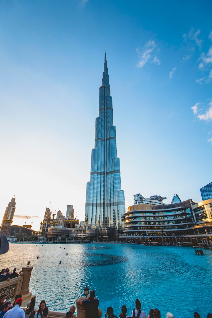 Foto edifici in città contro il cielo