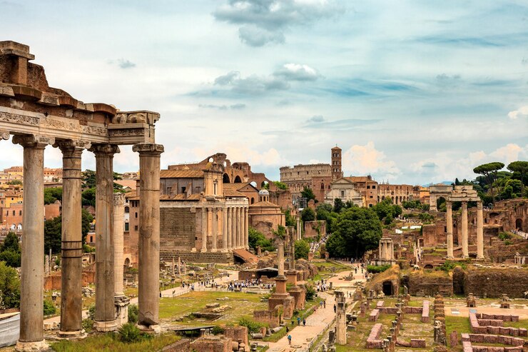 Foto edifici in città contro un cielo nuvoloso