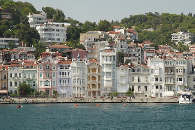 Edifici nel lato dello stretto del Bosforo di Istanbul Turkiye