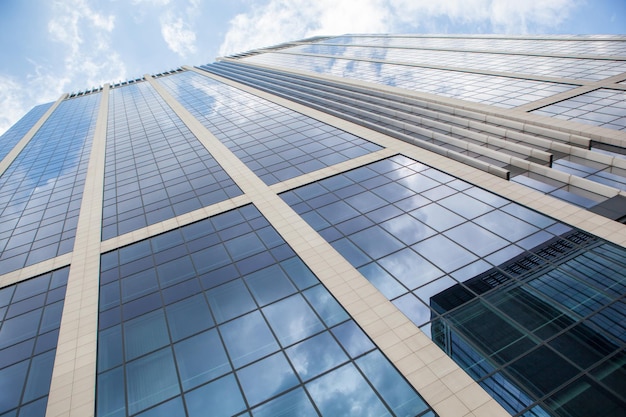 Edificio astratto. parete di vetro blu del grattacielo