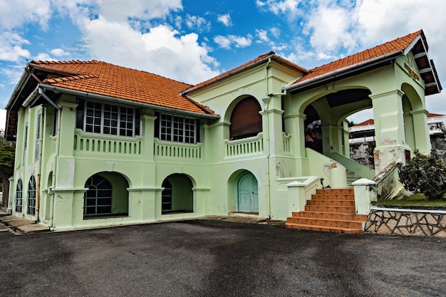 Edificio del museo della letteratura nella città vecchia di Melaka in Malesia