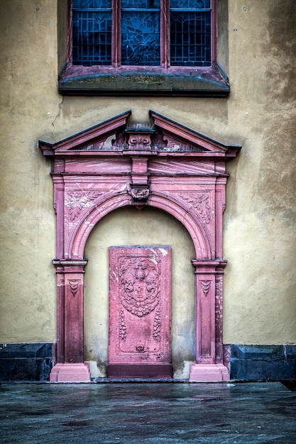 Edificio della chiesa del tempio del cristianesimo storico antico d'epoca