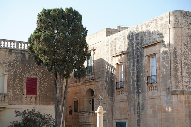 Edificio in pietra del villaggio medievale di Medina a Malta