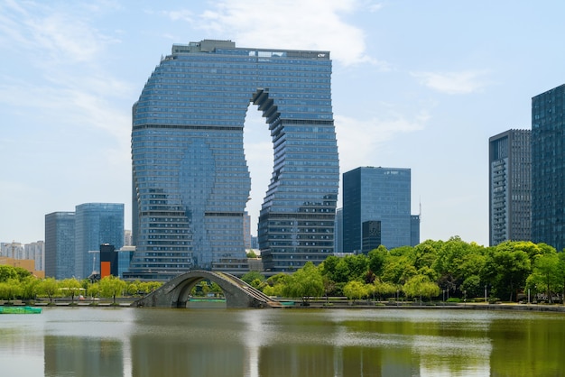 Edificio per uffici del centro finanziario, distretto di Binjiang, Hangzhou, Cina