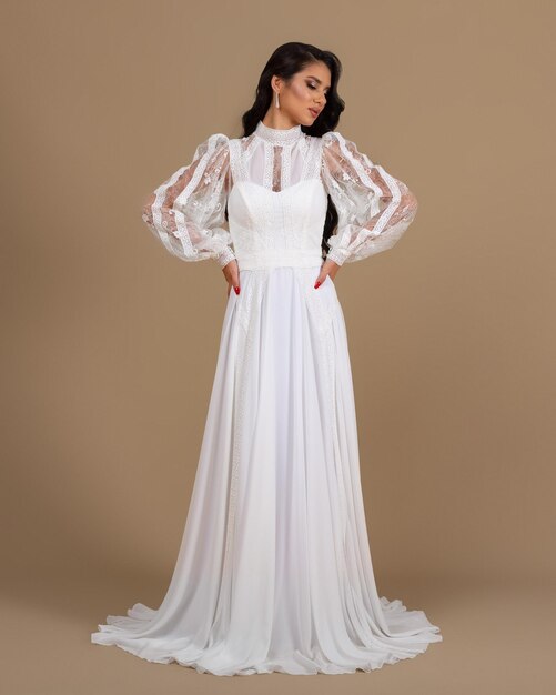 Elegante sposa in abito da sposa