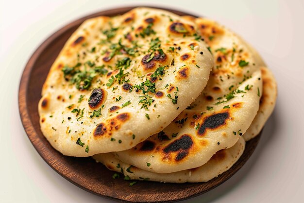 Eleganza del piatto Presentazione isolata del naan, un classico pane indiano