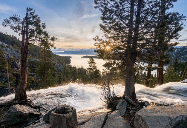 Emerald Bay sul Lago Tahoe con Lower Eagle Falls