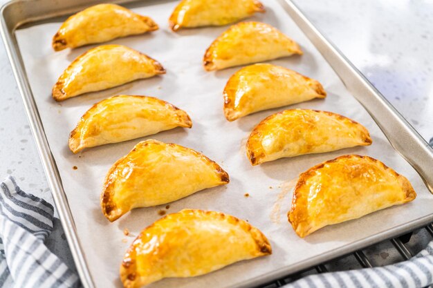Empanada per la colazione con uova e patate dolci