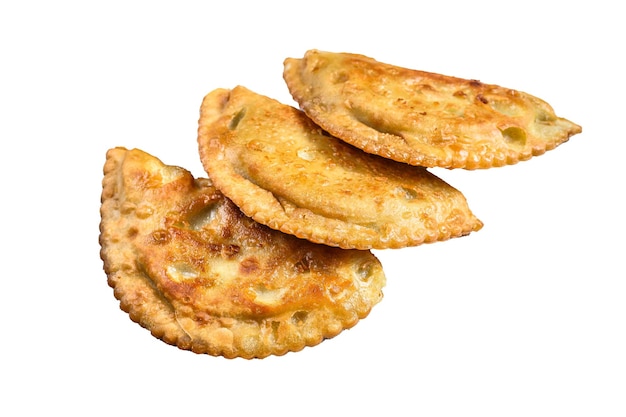 Empanadas fritte latino-americane pasticcini salati con carne isolati su sfondo bianco