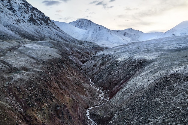 Epica vista sulle montagne in Kazakistan