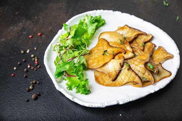 Eryngii funghi fritti alla griglia trancio di ostrica King funghi ringi secondo piatto