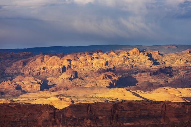 Escursione nel Parco Nazionale di Canyonlands, Utah, USA.