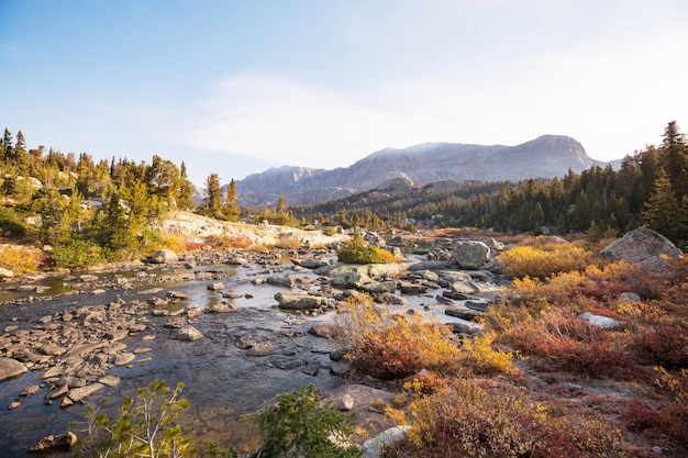 Escursione nella Wind River Range nel Wyoming, USA. Stagione autunnale.