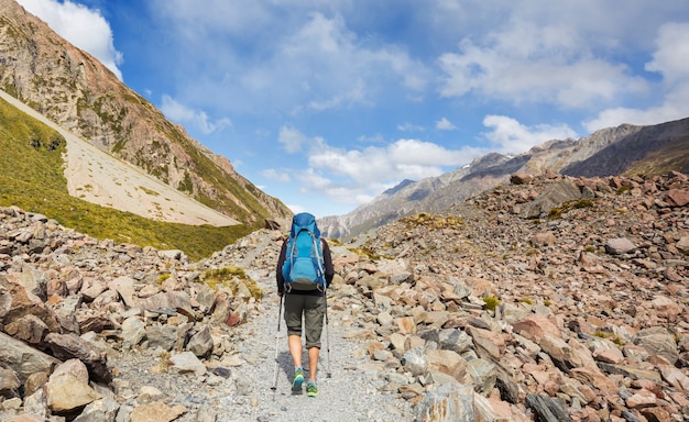 Escursioni e passeggiate in Nuova Zelanda. Concetto di escursionismo e avventura