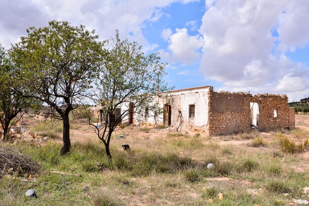 Esterno della casa abbandonata nel deserto