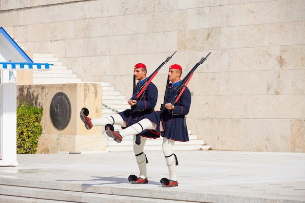 Evzone a guardia del Parlamento, Atene