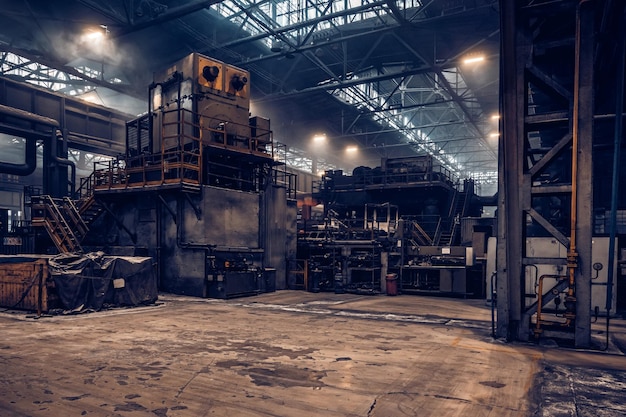 Fabbrica di ferro e acciaio o tubiera situata a Taganrog, nel sud della Russia