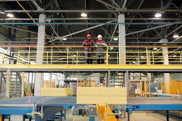 Fabbrica di materiali da costruzione al chiuso