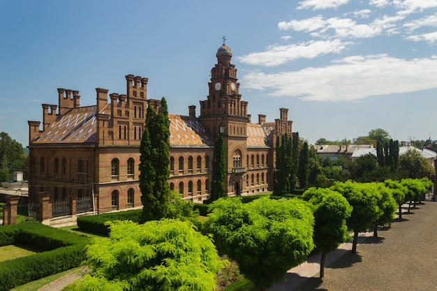 Facciata degli edifici del campus dell&#39;Università Nazionale Yuriy Fedkovych Chernivtsi