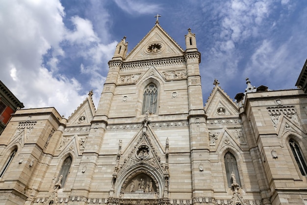 Facciata del Duomo di Napoli a Napoli Italia