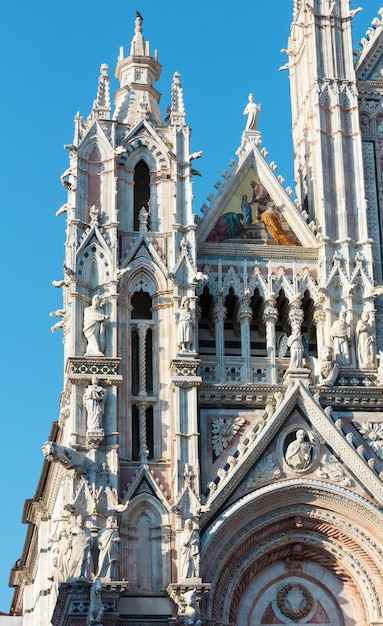 Facciata del Duomo di Siena Toscana Italia