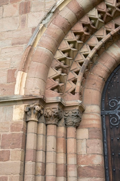 Facciata dell'ingresso Chiesa di St Michaels, Ledbury, Inghilterra, Regno Unito