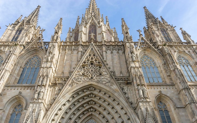 Facciata della cattedrale cattolica gotica Barcellona Catalonia Spagna. Costruito nel 1298.