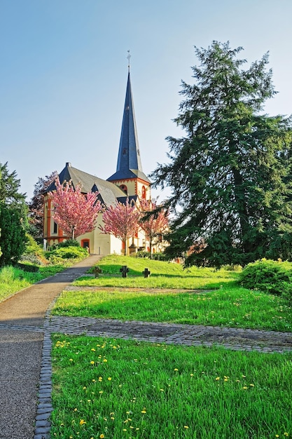 Facciata della Chiesa di San Martino a Linz am Rhein in Renania-Palatinato, Germania.