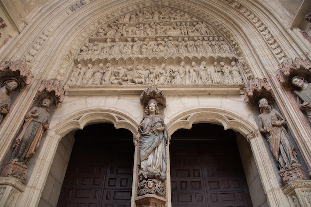 Facciata della chiesa di San Pedro St Peter, Vitoria Gasteiz, Alava, Paesi Baschi, Spagna