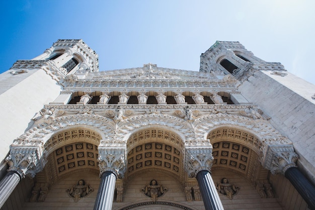 Facciata di Notre Dame de Fourviere a Lione Francia