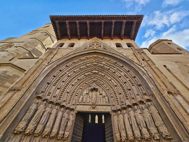 Facciata gotica della cattedrale di Huesca