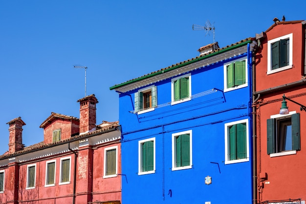 Facciate di edifici colorati a Venezia