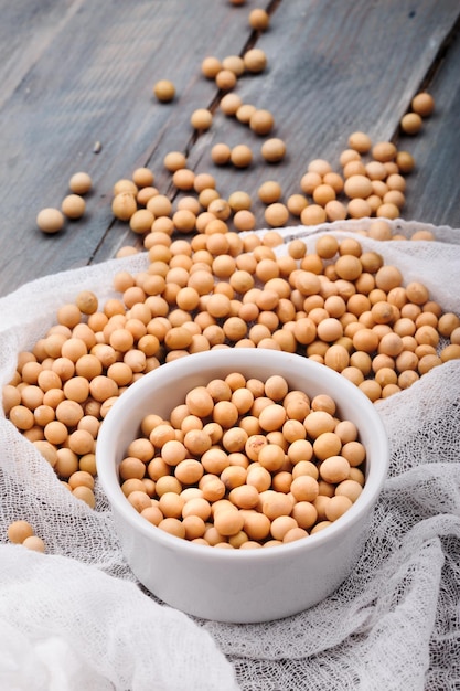 Fagioli di soia in ciotola