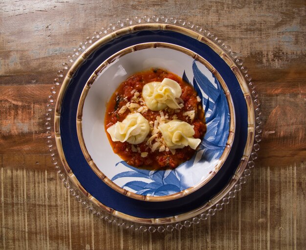 Fagottini al sugo di pomodoro