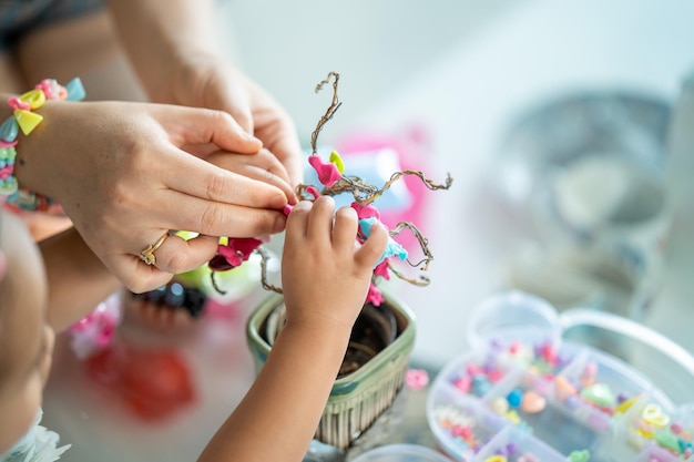 famiglia aiutando amore stare insieme sfondo femminile