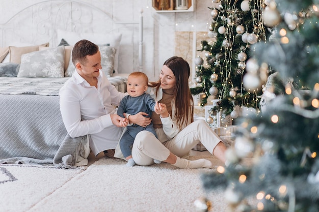 Famiglia che celebra il nuovo anno