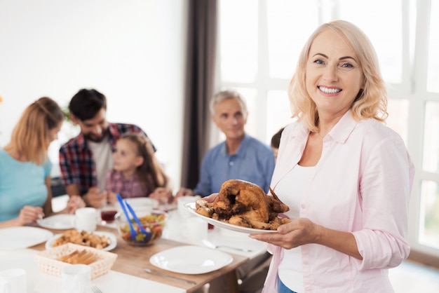 Famiglia, che non vede l&#39;ora di una cena festiva