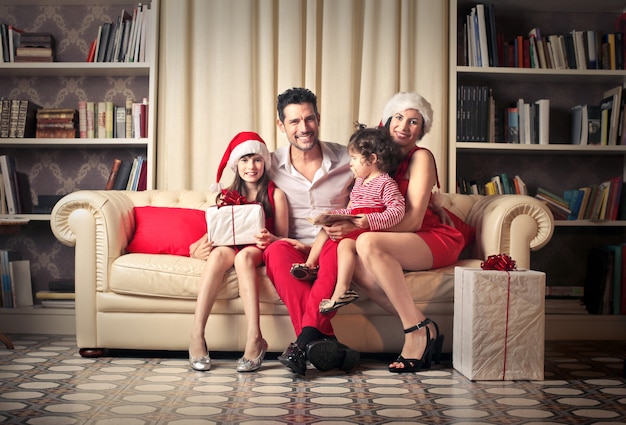 Famiglia felice a Natale