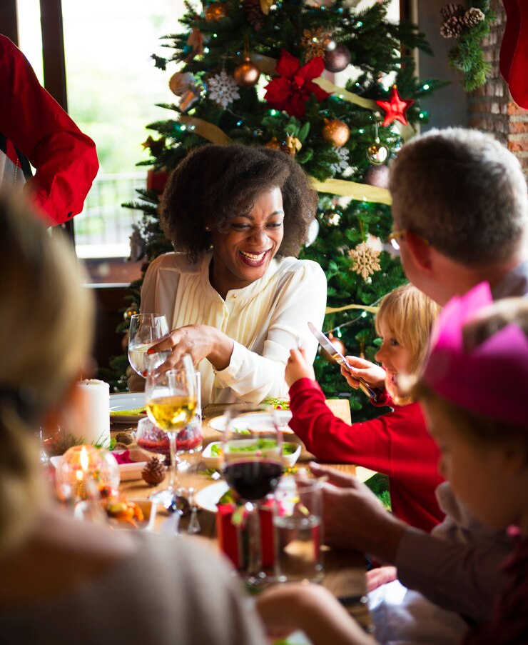 Foto famiglia insieme concetto di celebrazione di natale