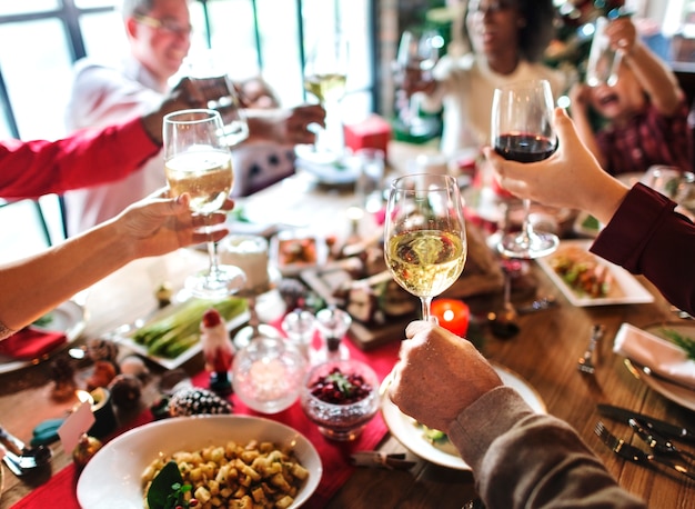 Famiglia insieme concetto di celebrazione di Natale