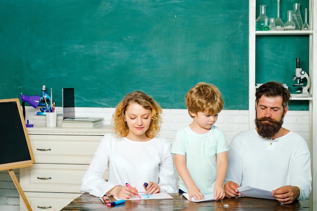 Famiglia scuola famiglia giorno scuola comunità modelli di partnership casa famiglia matematica scuola genitori teac