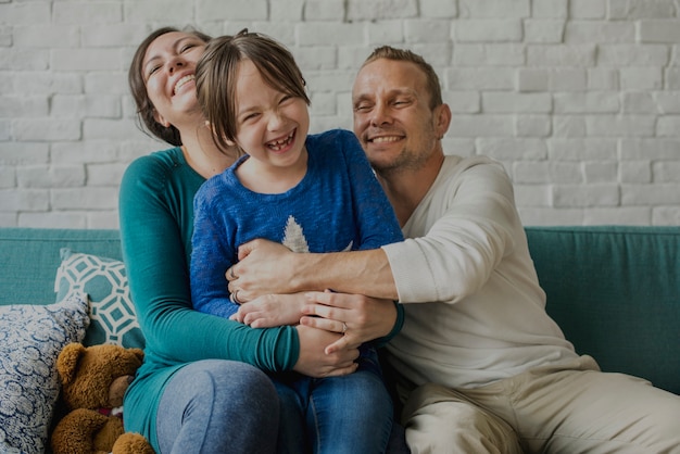 Famiglia trascorre il tempo felicità vacanza insieme