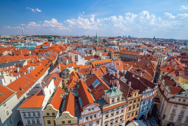 Famosa immagine iconica dello skyline della città di Praga in Repubblica Ceca dalla vista dall'alto