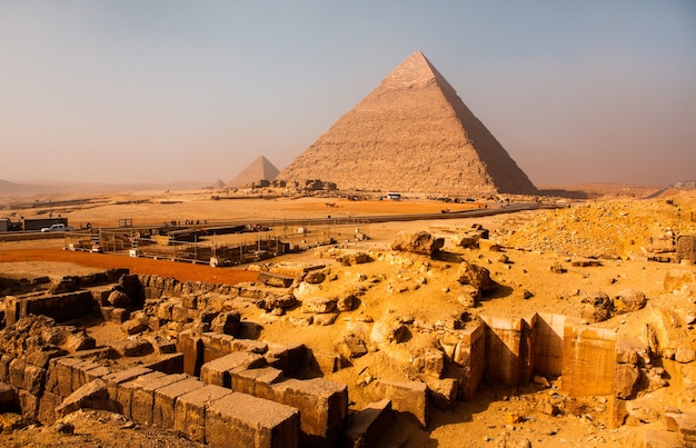 Famose piramidi egiziane di Giza