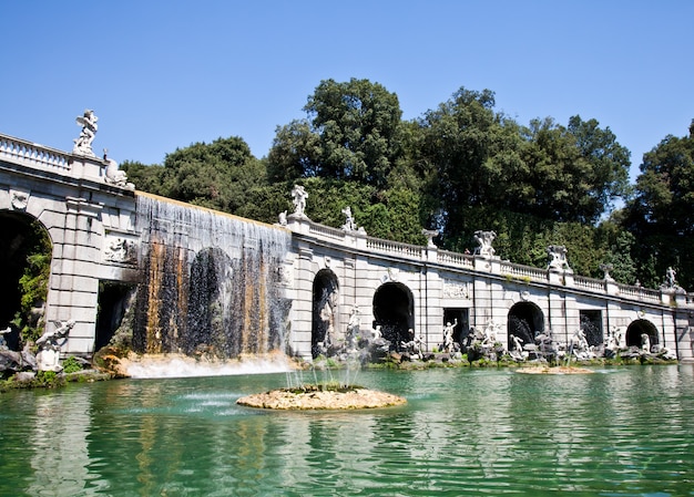 Famosi giardini all'italiana della Reggia di Caserta, Italia.