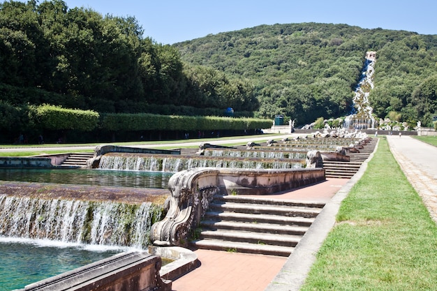 Famosi giardini all'italiana della Reggia di Caserta, Italia.