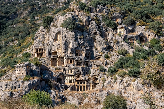 Famoso complesso di tombe rupestri nelle rovine di Mira di Licia